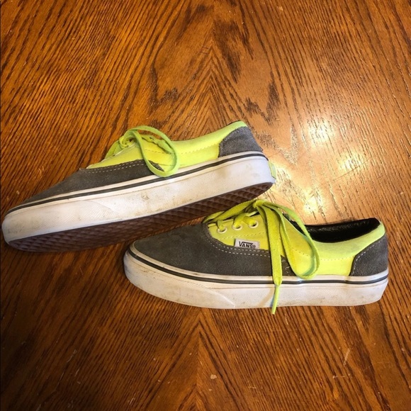 Girls Vans size 2.5 - Picture 2 of 9